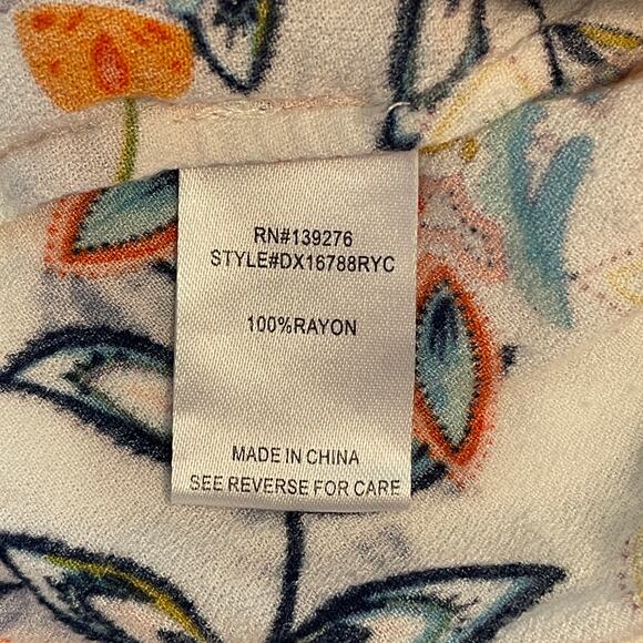 Daniel Rainn Pintucked Blouse Womens Size 1X Ivory Multicolor Floral Popover Top - Picture 6 of 8